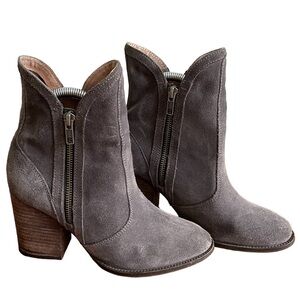 Seychelles Taupe Suede Leather Upper Prop Booties Heel with Side Zippers Size: 7
